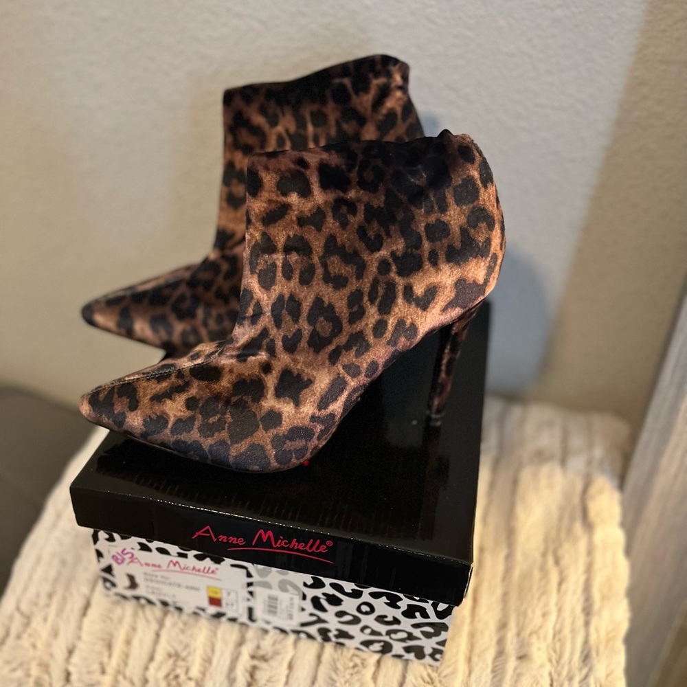Anne Michelle leopard booties